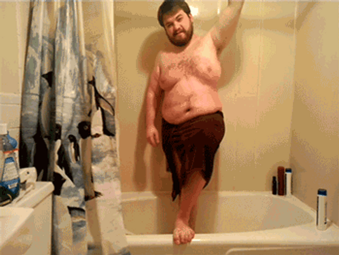 funny-guy-hey-ladies-epic-shower-bfeuyyh2bmknk0vd.gif