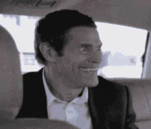 willem-dafoe-crazy-eyes.gif