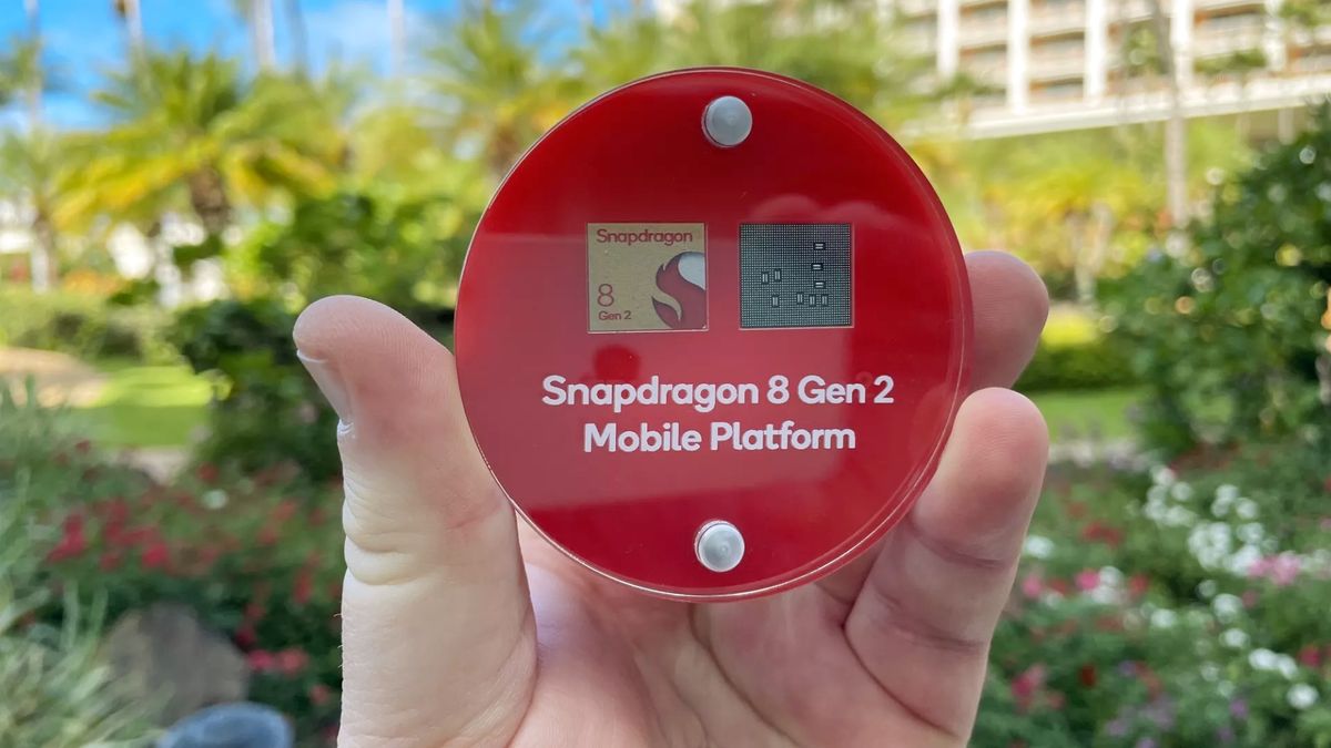 Qualcomm May Unveil Dual Variants of Snapdragon 8 Gen 3 Chipset at  Snapdragon Summit, Suggest Leak Document - Smartprix