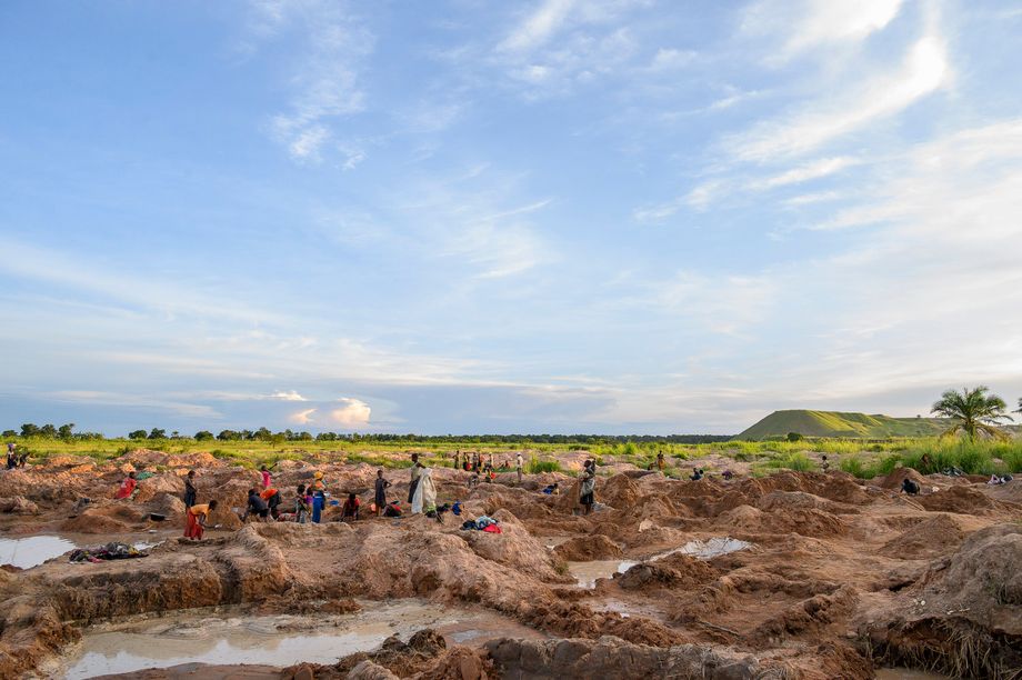 Residents in artisanal mining: They continue to remove tin in the region