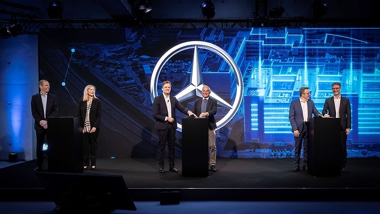 With the Electric Software Hub, Mercedes-Benz opens a software integration factory at the Sindelfingen location.